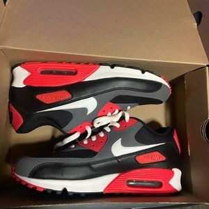 Nike air max 90s (on hold)